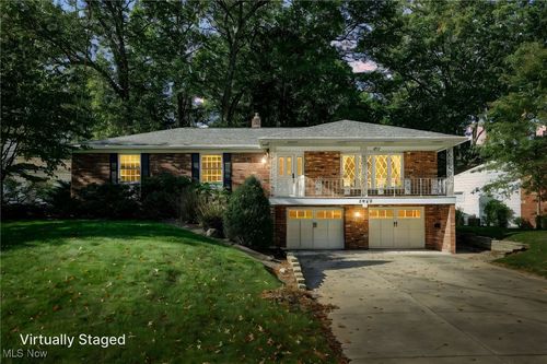 3058 N Oak Hill Rd, Silver Lake, OH, 44224-3818 | Card Image