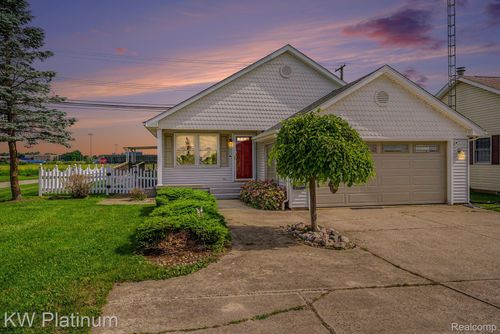 2688 W Genesee St, Lapeer, MI, 48446-1636 | Card Image