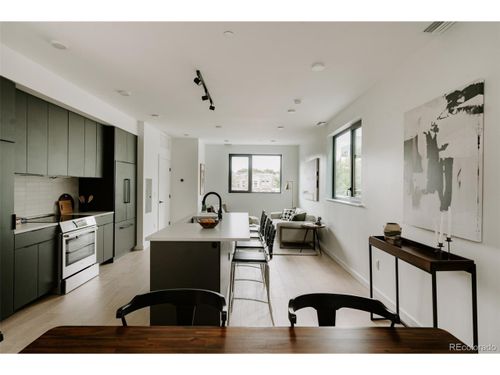 214-1601 Park Ave, Denver, CO, 80218-1681 | Card Image