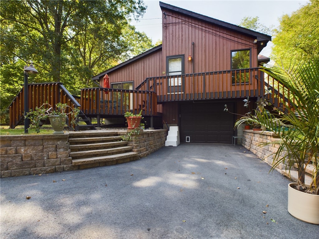 Captains Cir, Tiverton, RI 02878