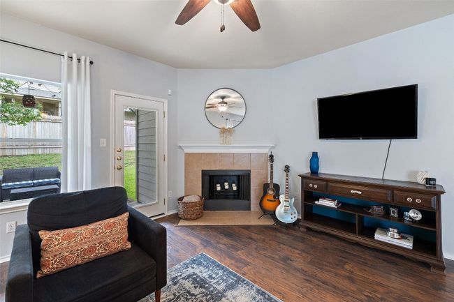 9204 Brents Elm Dr, House other with 3 bedrooms, 2 bathrooms and 2 parking in Austin TX | Image 7