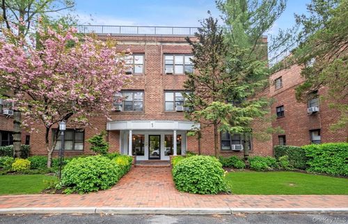 2e-1 Town House Pl, Great Neck, NY, 11021-3219 | Card Image