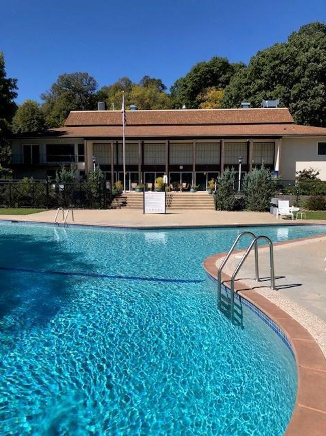 Outdoor pool | Image 21