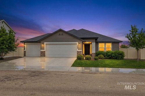 1366 W Pendulum Cove Dr, Kuna, ID, 83634-2463 | Card Image