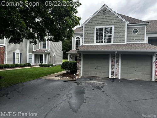 72-1945 Eagle Pointe, Bloomfield Hills, MI, 48304-3805 | Card Image