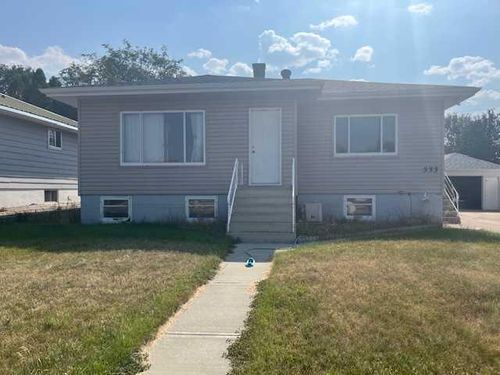 333 9 St Sw, Medicine Hat, AB, T1A4P1 | Card Image
