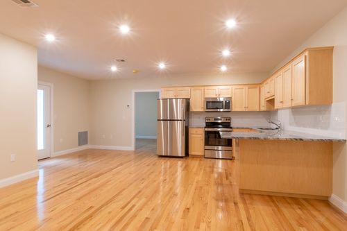 105-80 N Meadows Rd, Medfield, MA, 02052-1582 | Card Image