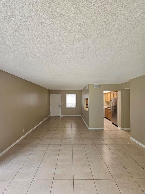 apt-102-2000 N Congress Ave, West Palm Beach, FL, 33401-1653 | Card Image