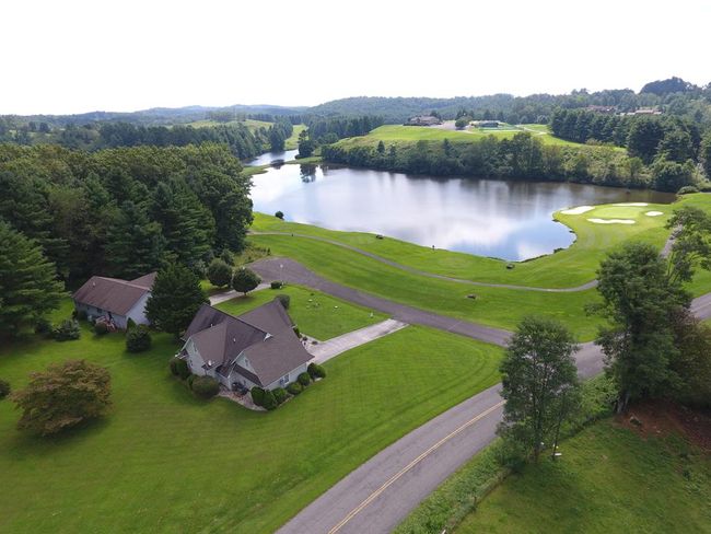 19 Lone Oak Ct, House other with 4 bedrooms, 4 bathrooms and 2 parking in Laurel Fork VA | Image 57
