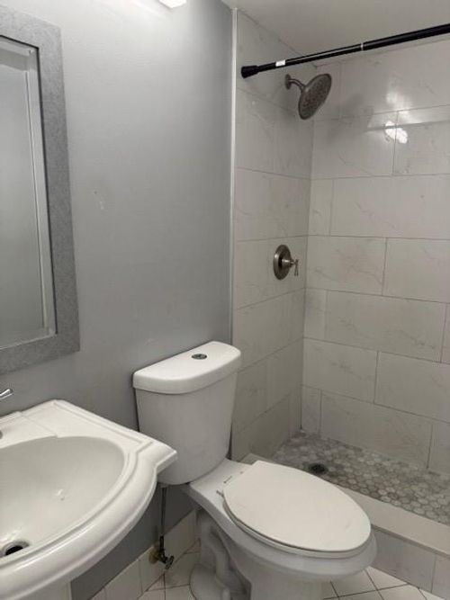 apt-240-253 S Cypress Rd, Pompano Beach, FL, 33060-7027 | Card Image