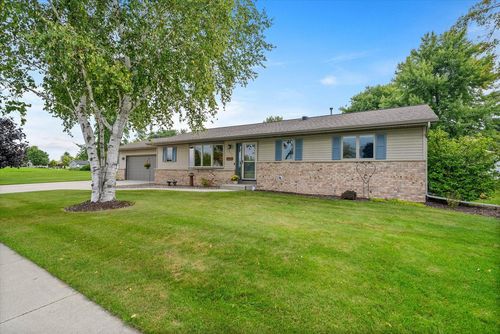 325 N 15th Street, Oostburg, WI, 53070 | Card Image