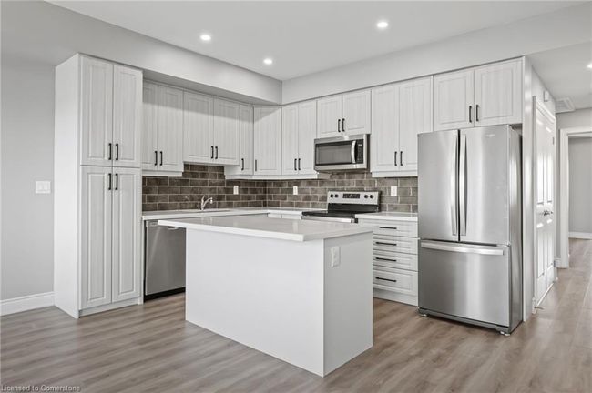 302 - 721 Franklin Blvd, House attached with 2 bedrooms, 2 bathrooms and 1 parking in Cambridge ON | Image 5