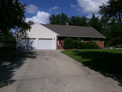 846 2nd St N, Wahpeton, ND, 58075-3402 | Card Image