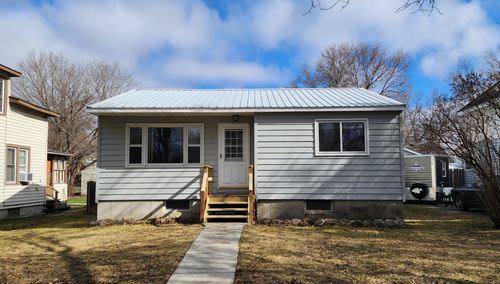404 8th St, International Falls, MN, 56649-2630 | Card Image