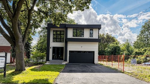 8B Lamont Ave, Toronto, ON, M1S1A9 | Card Image