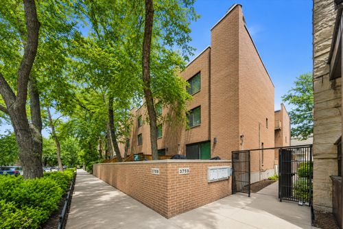 h-3759 N Kenmore Ave, Chicago, IL, 60613-6071 | Card Image