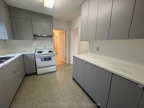 upper-99 Kenwood Avenue, York, ON, M6C2S1 | Card Image