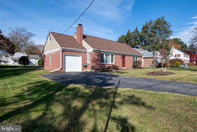 716 Farmingdale Road, House other with 2 bedrooms, 1 bathrooms and null parking in LANCASTER PA | Image 3