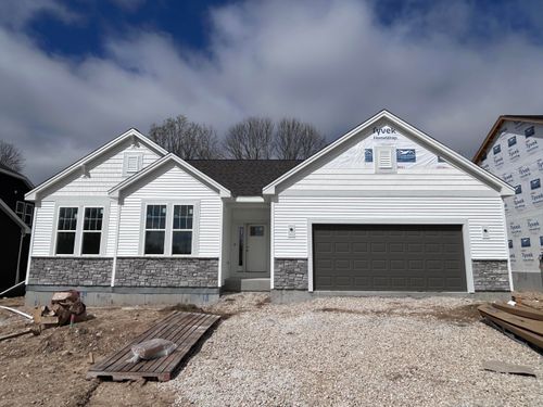 1121 Mt Vernon Dr, Hartford, WI, 53027 | Card Image