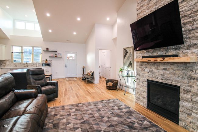 8127 Hawktree Dr, Townhouse with 3 bedrooms, 2 bathrooms and null parking in Bismarck ND | Image 16