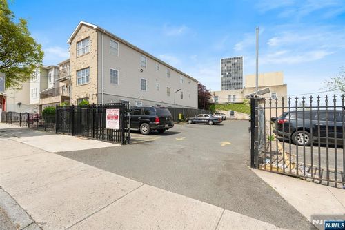 277 Orange Street, Newark, NJ, 07103 | Card Image