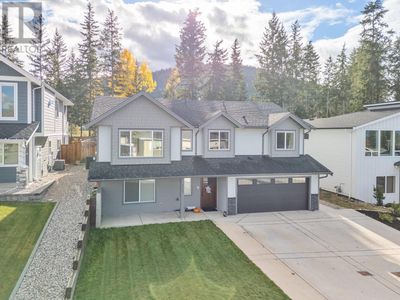 2140 15 Ave Se, House other with 5 bedrooms, 3 bathrooms and 5 parking in Salmon Arm BC | Image 1