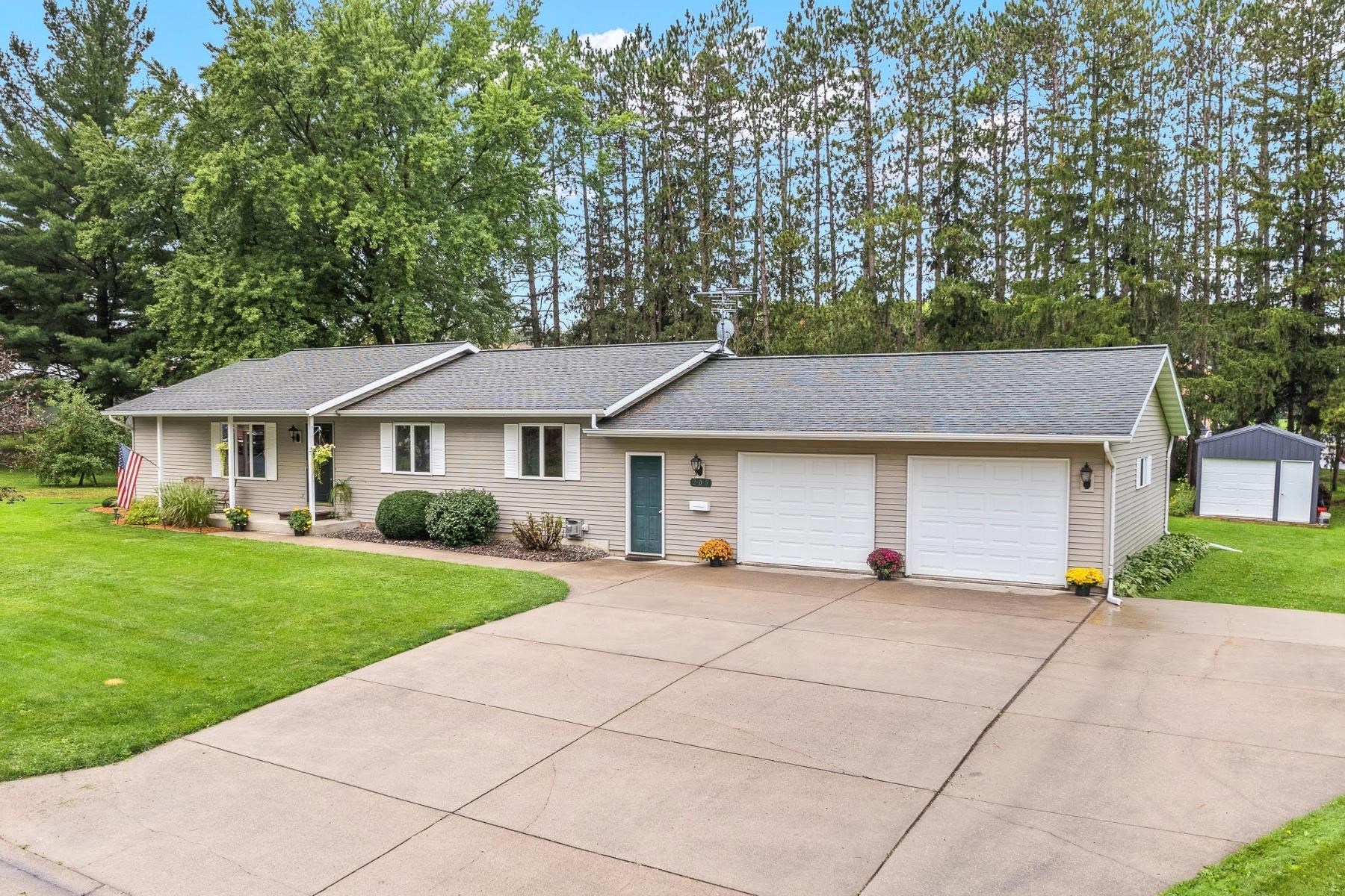 Gwinn St, Loyal, WI 54446