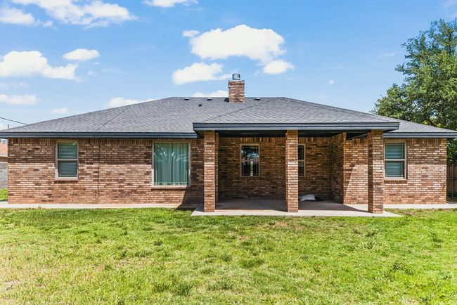 806 Sw 7 Th St, House other with 3 bedrooms, 2 bathrooms and 2 parking in Seminole TX | Image 24