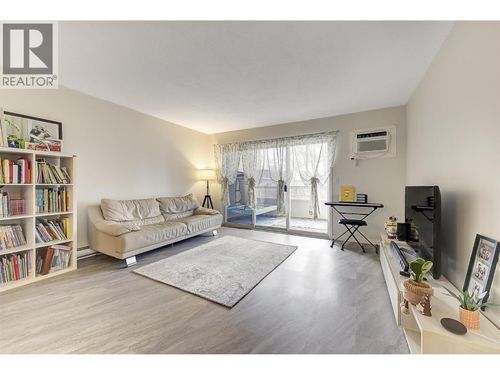 203-1534 Lawrence Ave, Kelowna, BC, V1Y6M8 | Card Image