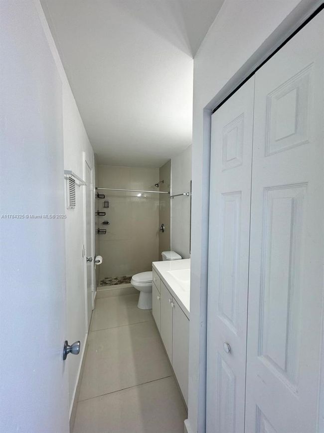 APT-201 - 2620 W 76 Th St, Condo with 2 bedrooms, 2 bathrooms and null parking in Hialeah FL | Image 22