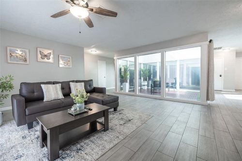 9907 Towne Tower Ln, Sugar Land, TX, 77498-1648 | Card Image