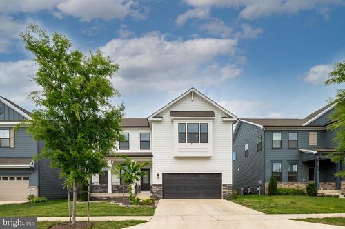 831 Foundry St, FREDERICK, MD, 21701-3575 | Card Image