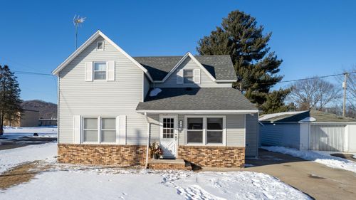 140 W Winona Ave, Kellogg, MN, 55945-8807 | Card Image