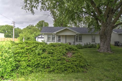 110 Magnolia Dr, Forsyth, IL, 62535-8911 | Card Image