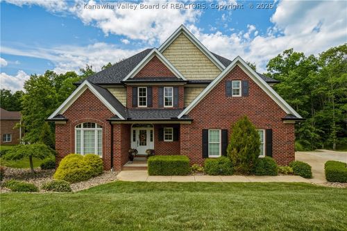 121 Mandy Dr, Scott Depot, WV, 25560-9363 | Card Image