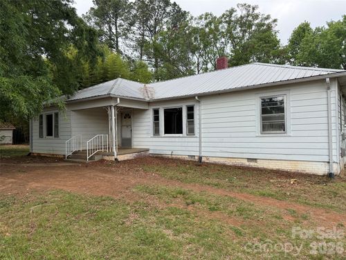 8884 Woods Dairy Rd, Denton, NC, 27239-8246 | Card Image
