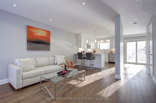 214 Ross Lane, Oakville, ON, L6H5K5 | Card Image