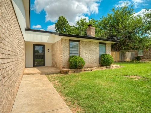 1819 Lakehurst Dr, Norman, OK, 73071-1605 | Card Image