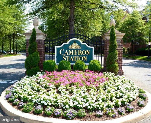 325 Helmuth Ln, ALEXANDRIA, VA, 22304-8668 | Card Image