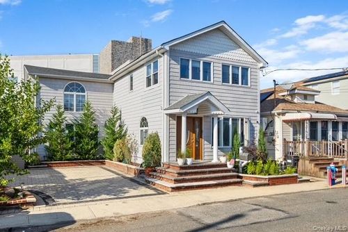 25 W 10th Rd, Broad Channel, NY, 11693-1137 | Card Image