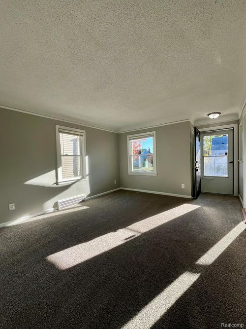 2112 Euclid St, Lincoln Park, MI, 48146-1481 | Card Image