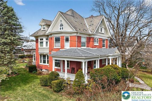 29 N New St, Nazareth, PA, 18064-1623 | Card Image
