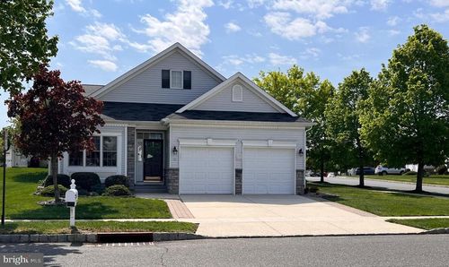 52 Ridgway Dr, BORDENTOWN, NJ, 08505-4272 | Card Image