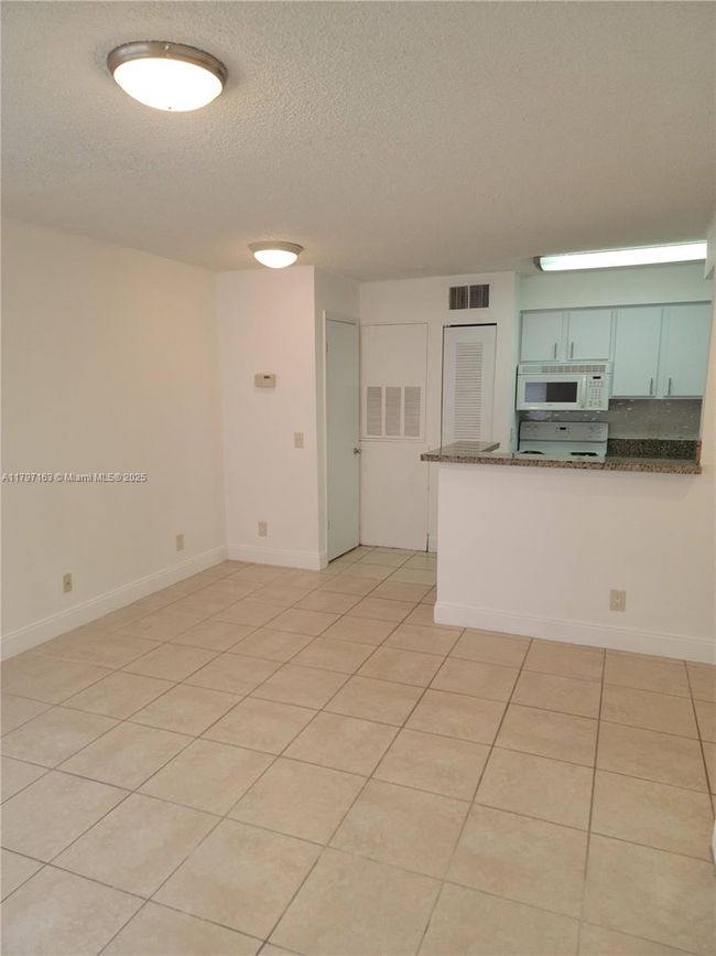 APT-9107 - 2900 S University Dr, Condo with 1 bedrooms, 1 bathrooms and null parking in Davie FL | Image 9