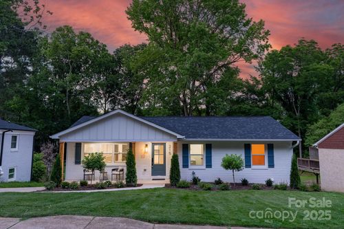 215 Wyanoke Ave, Charlotte, NC, 28205-6142 | Card Image