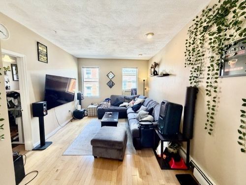 5-157 Salem, Boston, MA, 02113 | Card Image