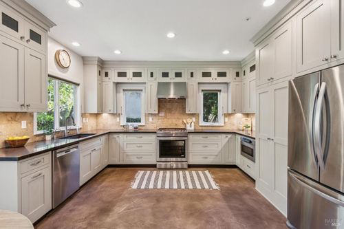 814 Cobbler Ln, Petaluma, CA, 94952-2047 | Card Image