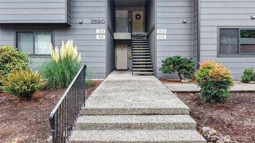 102-3590 Narrows View Ln Ne, Bremerton, WA, 98310-6665 | Card Image