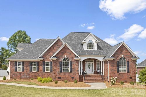 220 Landry Dr, Kings Mountain, NC, 28086-3930 | Card Image
