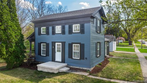 227 Emily St, Flushing, MI, 48433-3028 | Card Image